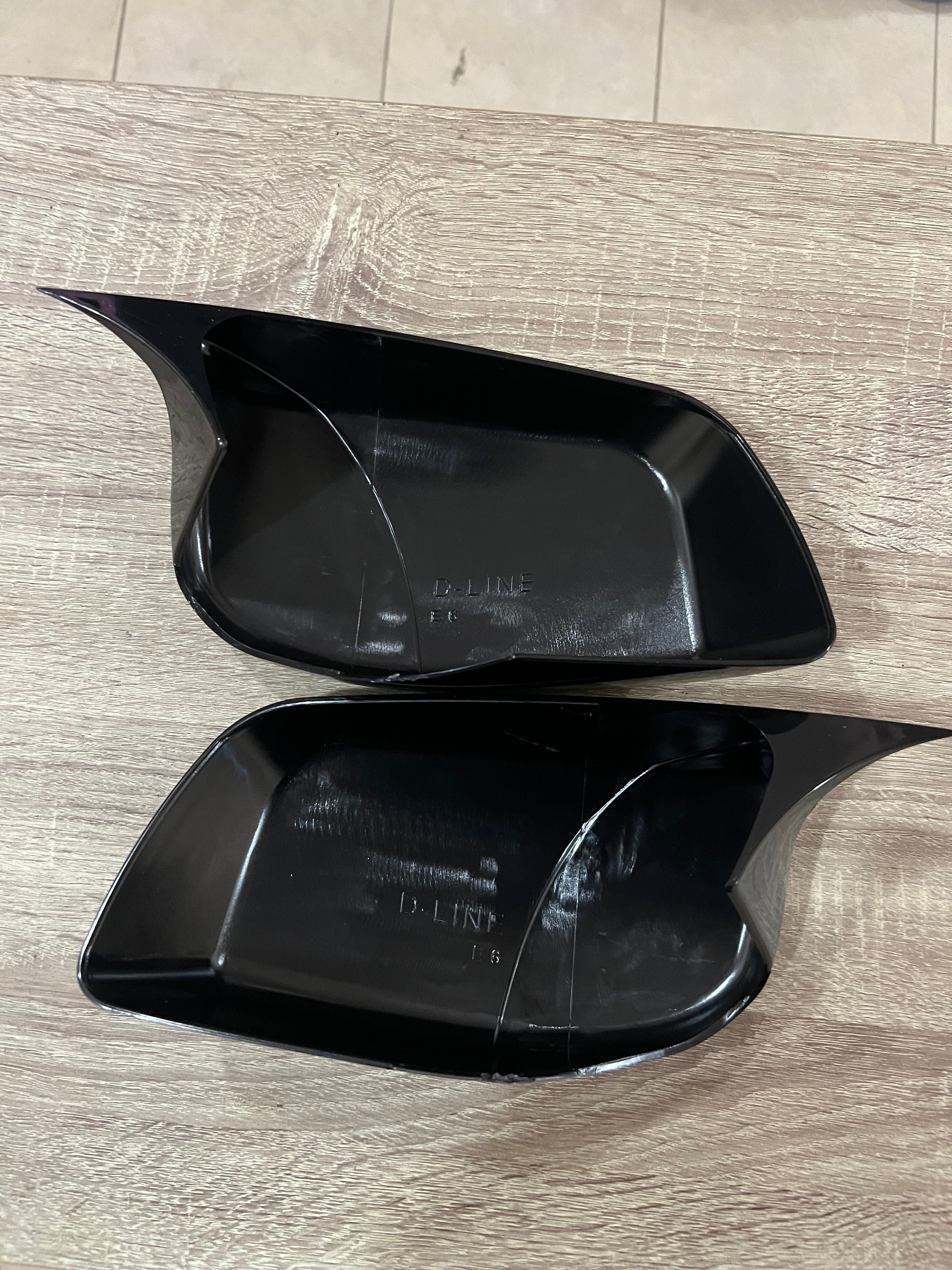 Капаци за огледала БАТМАН дизайн за BMW 5 серия E60 2003-2010 - черен пиано лак