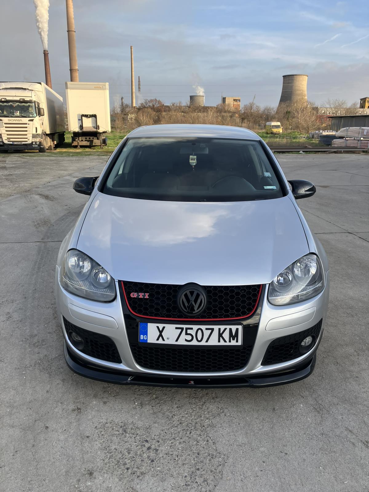 Капаци за огледала БАТМАН дизайн за VW GOLF 5 - черен пиано лак