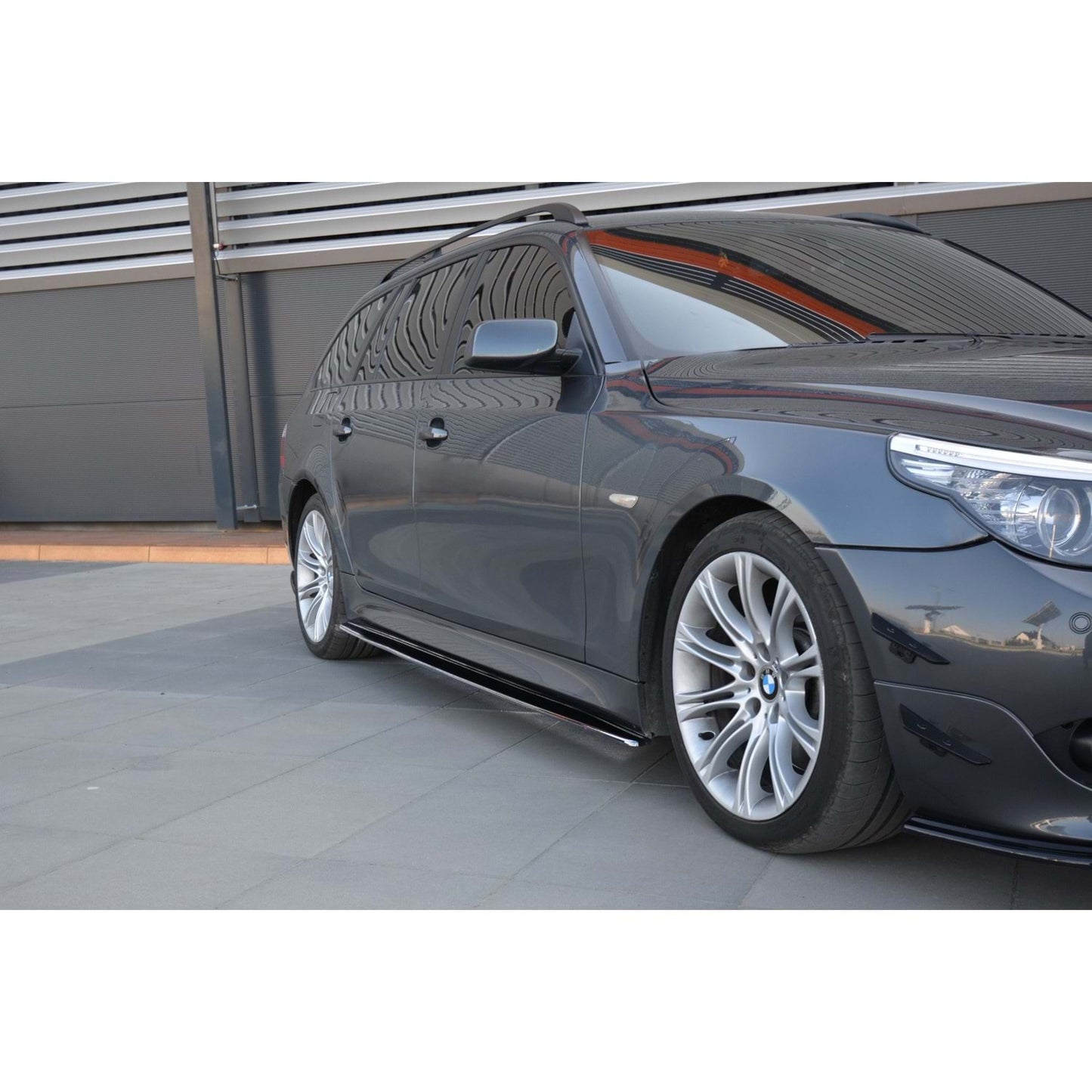 ДОБАВКИ ЗА ПРАГОВЕ MAX СТИЛ ЗА BMW E60 E61 ЧЕРЕН ПИАНО ЛАК