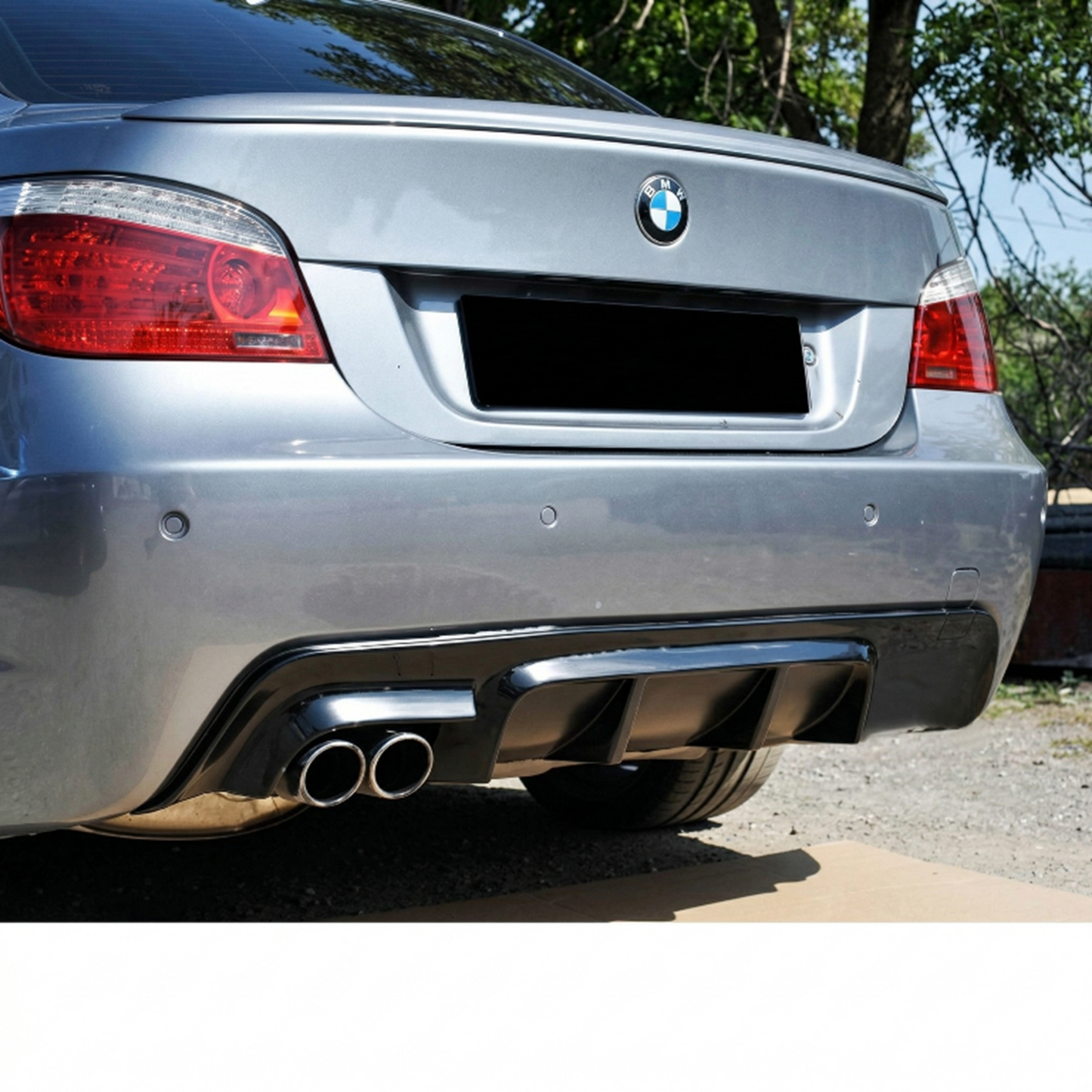 Оребрен Дифузьор за BMW E60 E61 / БМВ Е60 Е61 черен Пиано Лак!