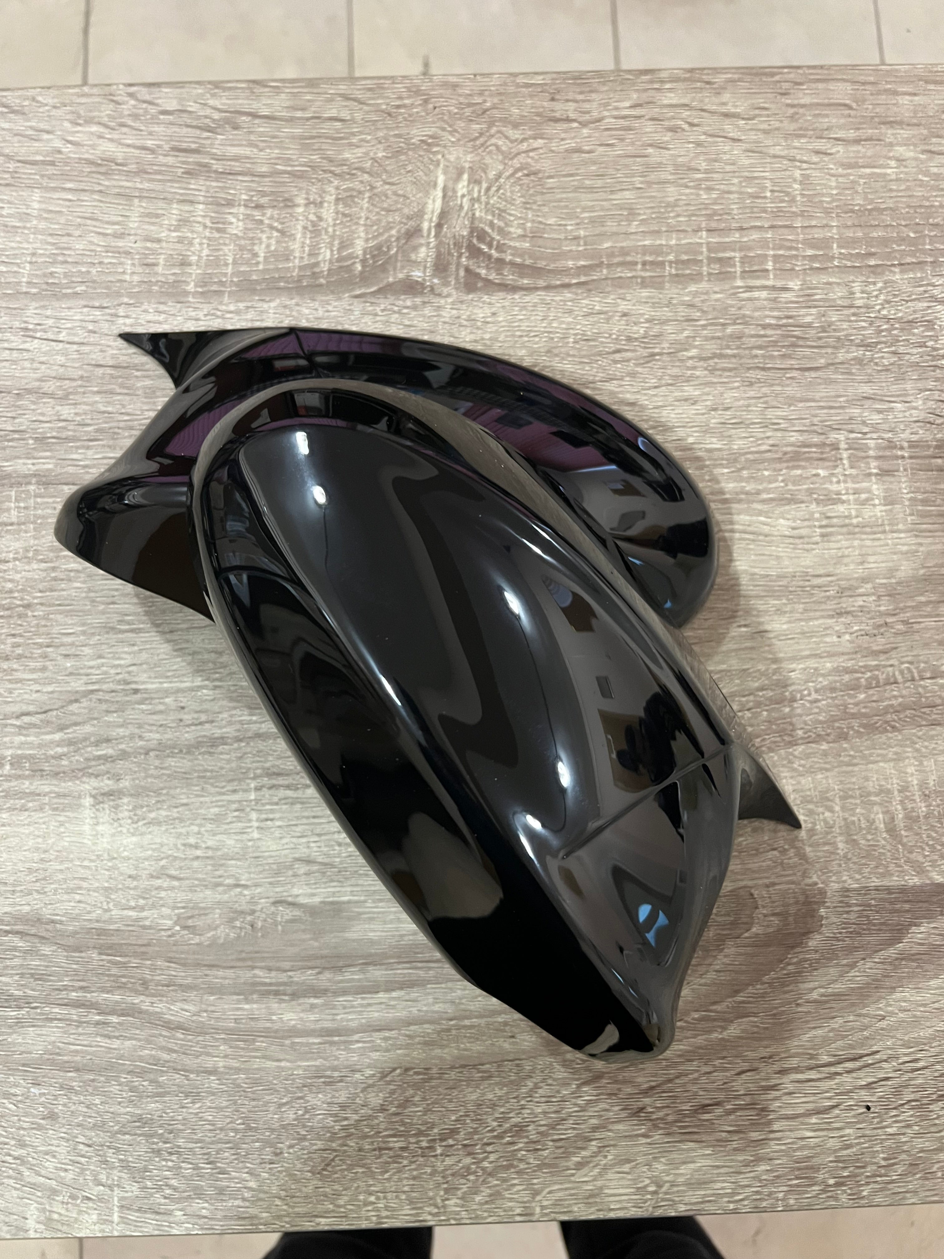 Капаци за огледала БАТМАН дизайн за BMW 3 серия E90 2004-2008 - черен пиано лак