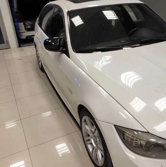 Добавки за прагове за BMW E90 E91 черен пиано лак