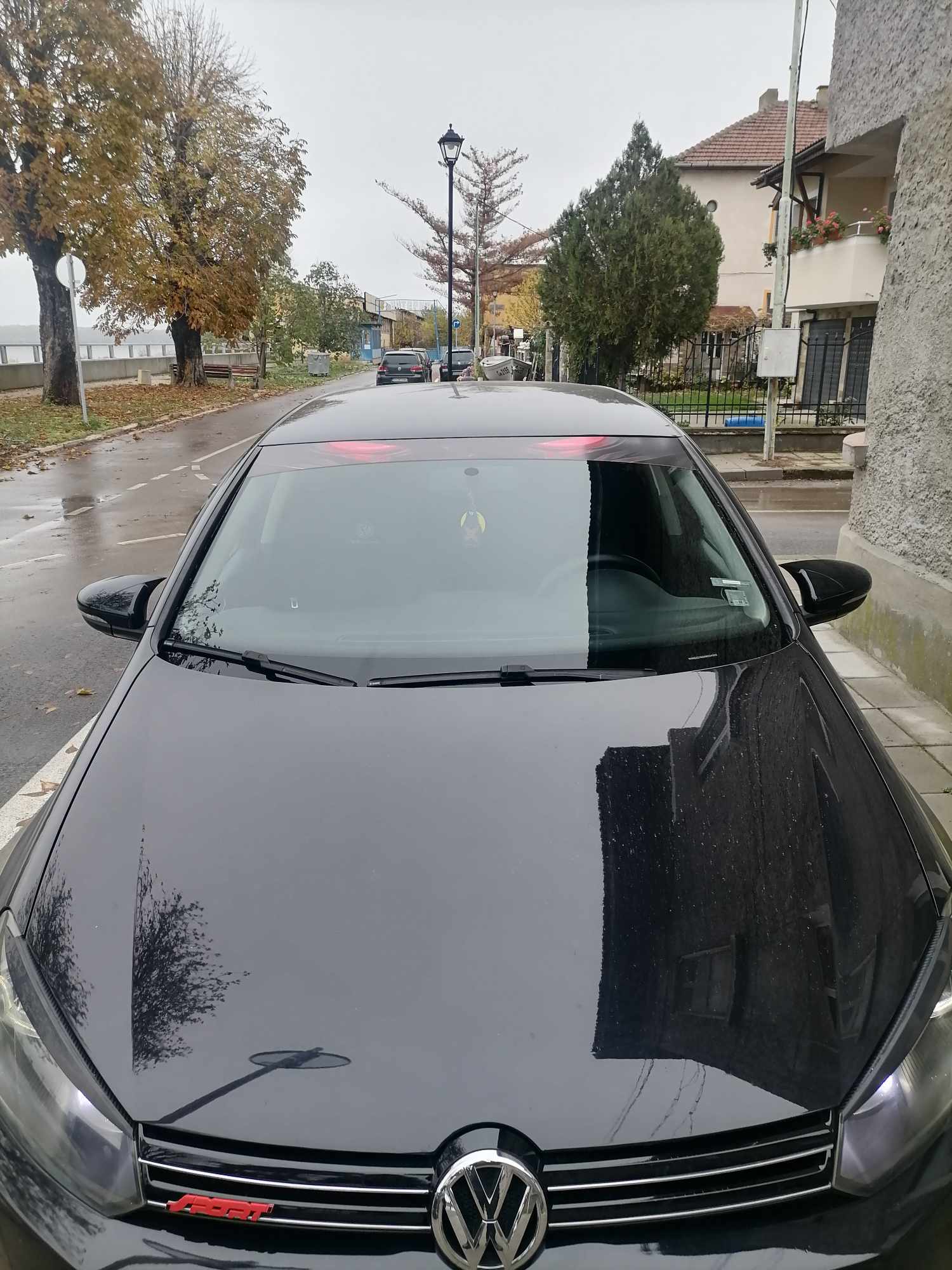 Капаци за огледала БАТМАН дизайн за VW GOLF 6 - черен пиано лак