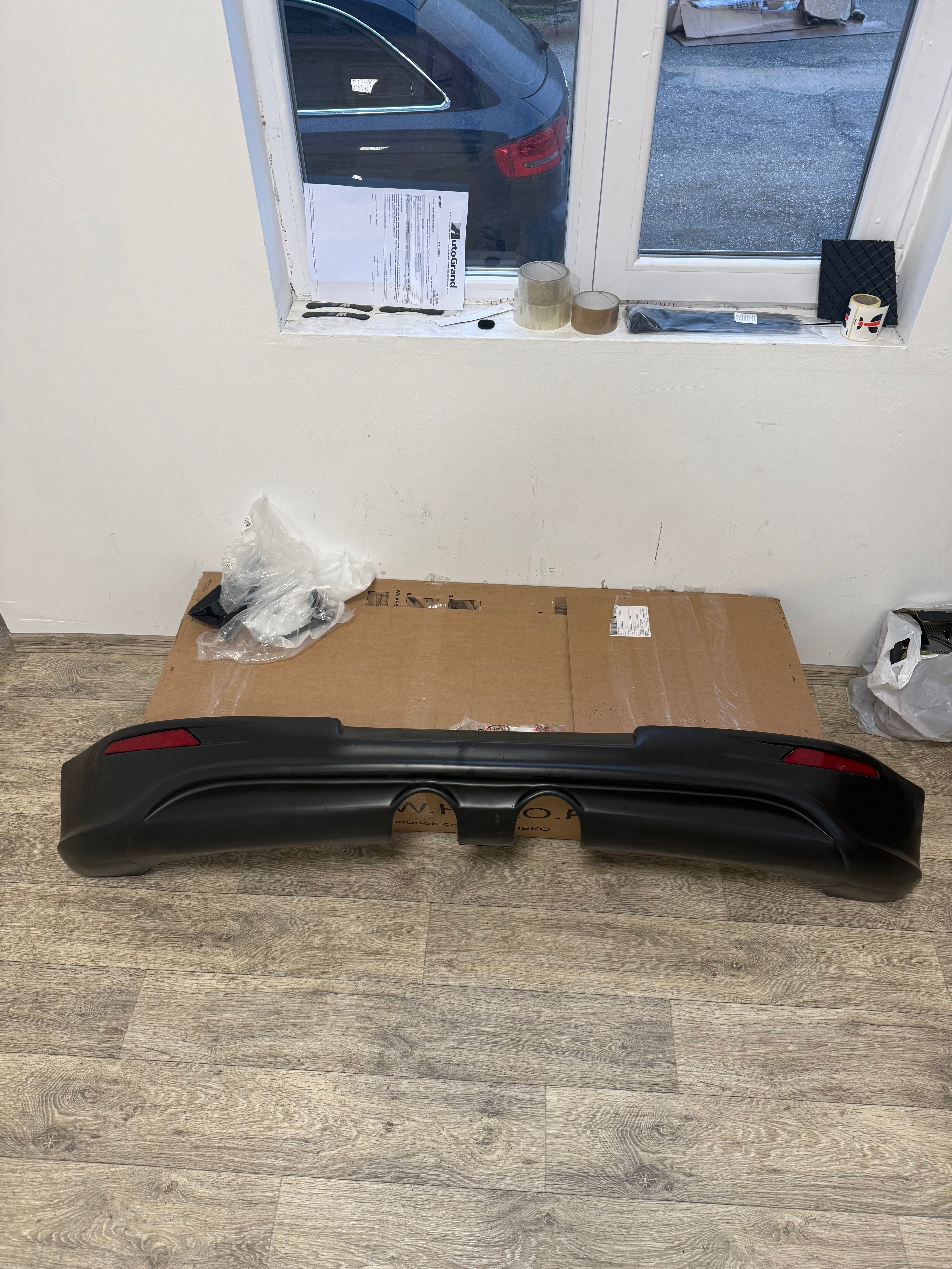 ДОБАВКА ЗА ЗАДНА БРОНЯ R32 СТИЛ ЗА GOLF 5