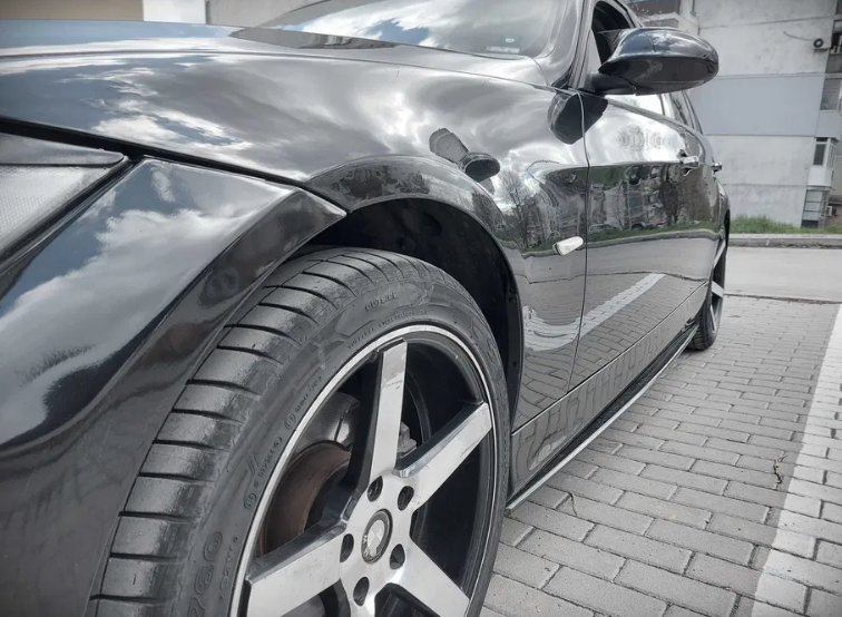 Добавки за прагове за BMW E90 E91 черен пиано лак
