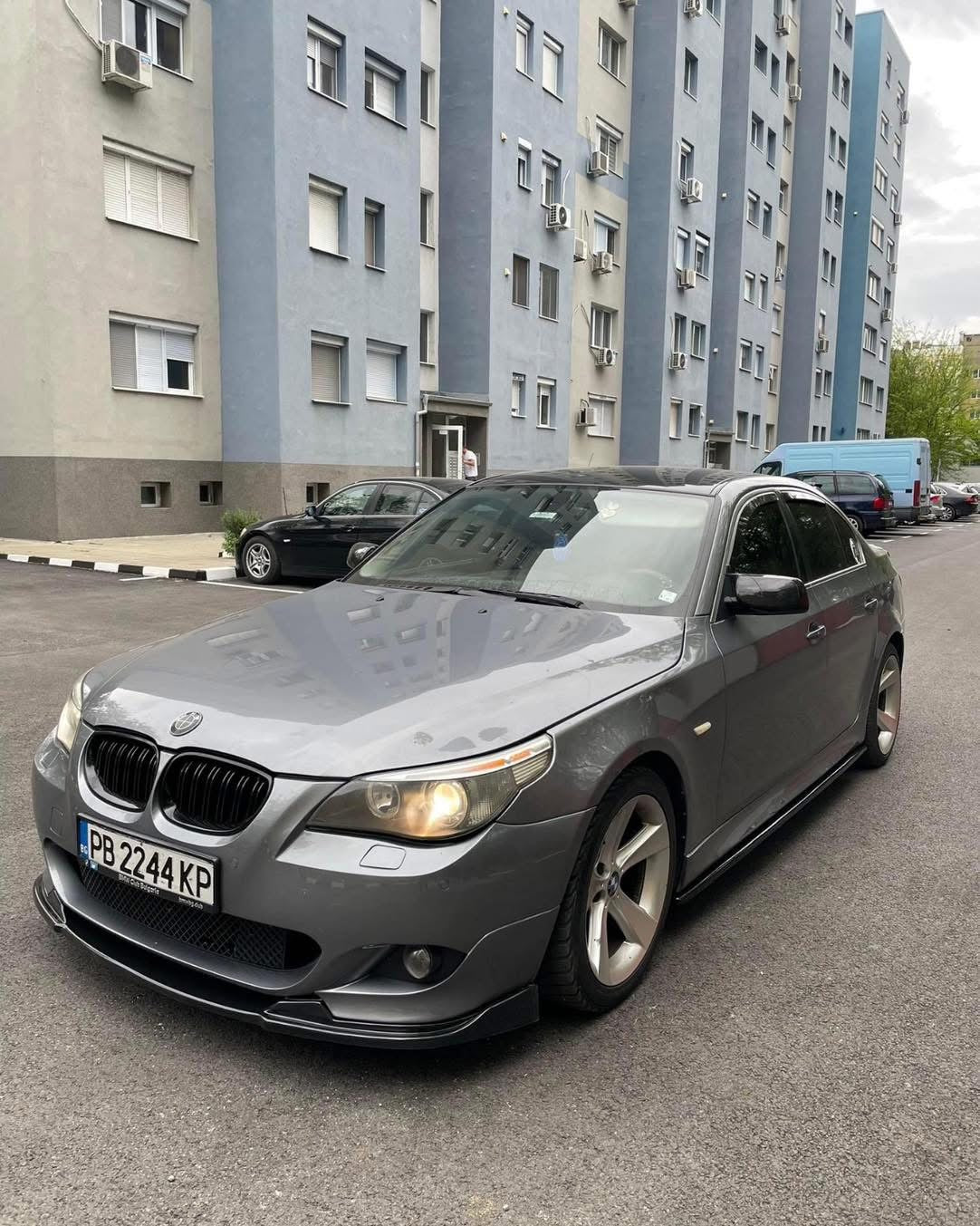 Капаци за огледала БАТМАН дизайн за BMW 5 серия E60 2003-2010 - черен пиано лак