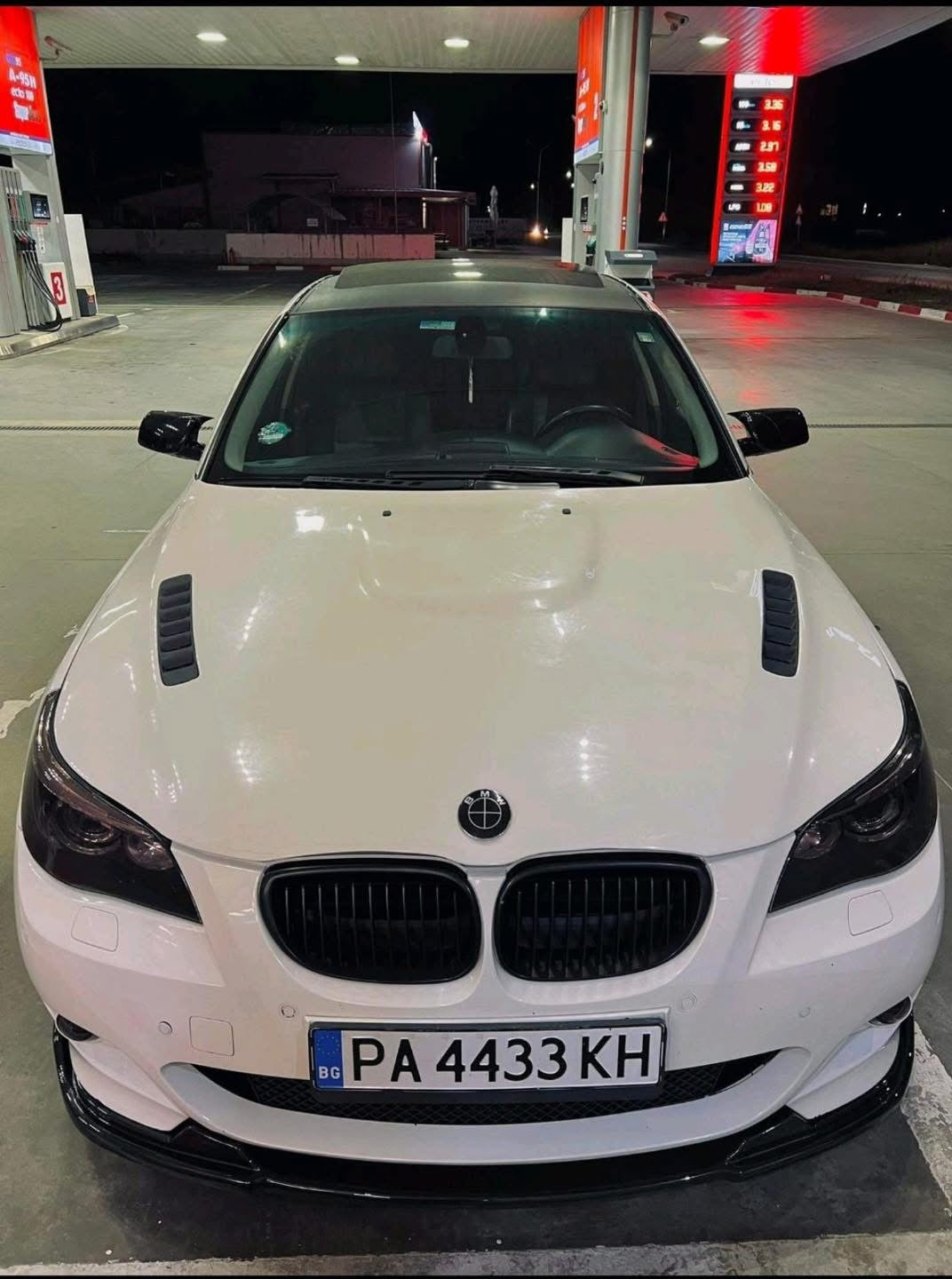 Капаци за огледала БАТМАН дизайн за BMW 5 серия E60 2003-2010 - черен пиано лак