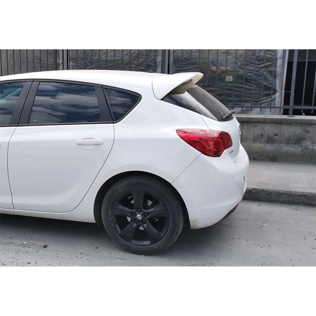 Спойлер за Багажник за Opel Astra J Опел Астра Ж Хечбек Готов за Боя
