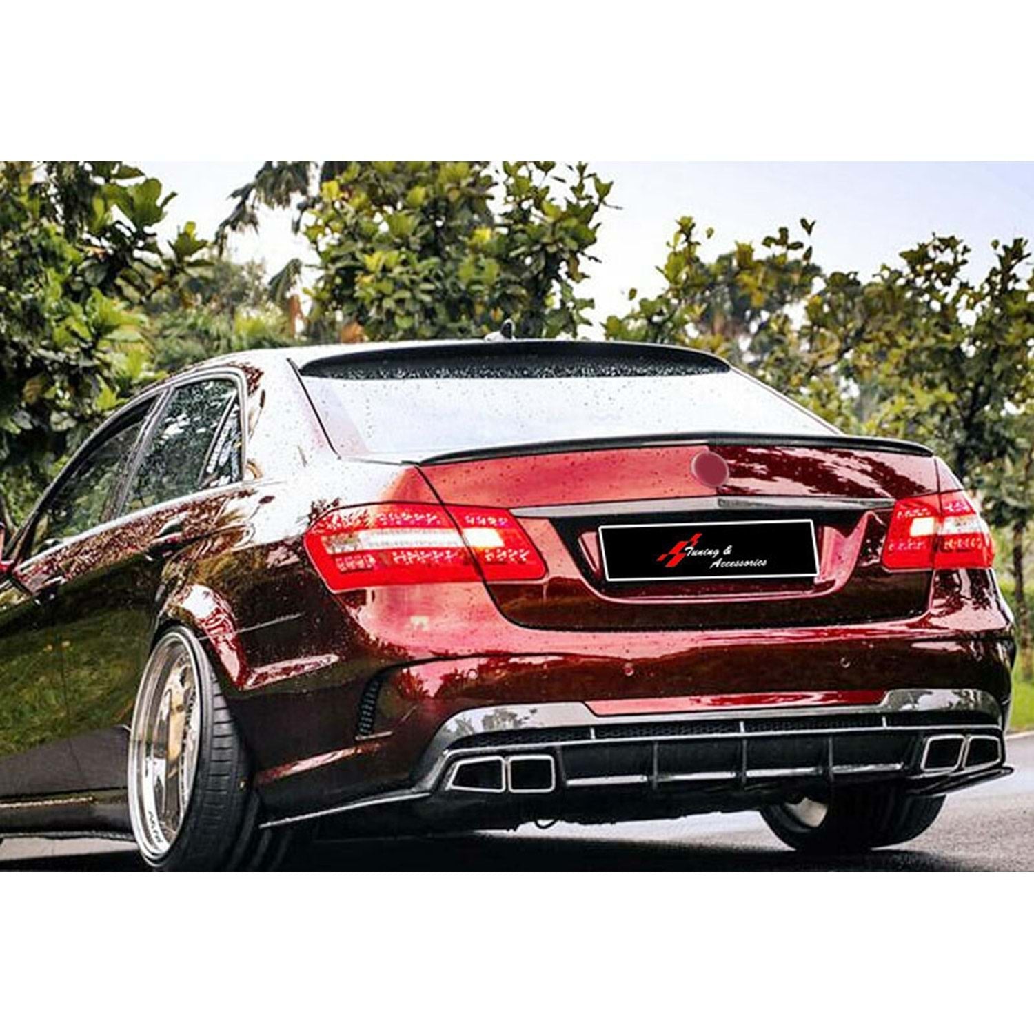 СПОЙЛЕР ЗА ЗАДНО СТЪКЛО ЗА E CLASS W212 ЧЕРЕН ПИАНО ЛАК